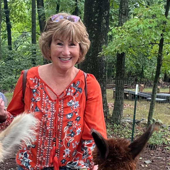 Meet your Posher, Tamra - Picture 1 of 1